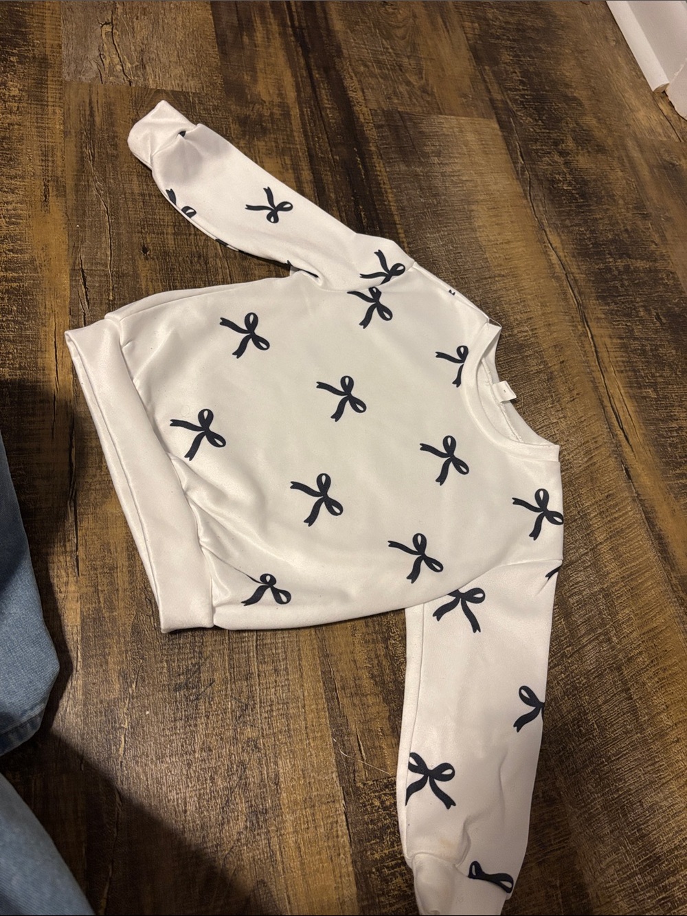 SHEIN Kids White Sweatshirt with BLACK Bow Print